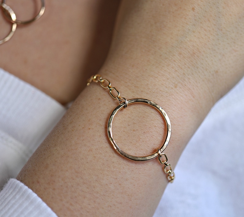Karma Circle Bracelet Hammered Gold Open Circle Bracelet Mothers Day Gift Gold Eternity Bracelet Gold Filled Chain Bracelet
