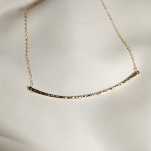 Curved Hammered Bar Necklace, Gold Curved Bar Necklace, Gold Filled Minimalist Necklace, Sister Gift, Best Friend Necklace Handmade Jewelry