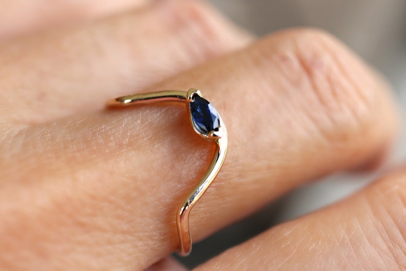 Marquise Sapphire Ring 14k Solid Gold, Curved Ring Gemstone, Sapphire Stacking Ring, September Birthstone, 45th anniversary Gift for Wife immagine 6