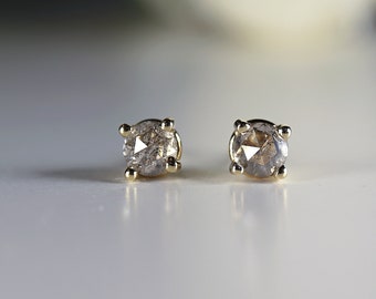 Salt and Pepper Diamond Stud Earrings 14k Gold, 4mm Salt and Pepper Diamond Earrings, Unique Minimal Natural Diamond Studs, Mothers Day Gift