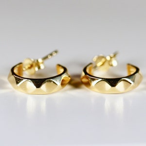 Geometric Textured Gold Huggies 14k Solid Gold, Mini Gold Open Hoops Huggies, 12mm Open Thick Hoops Earrings, Mini Huggie Earrings image 3