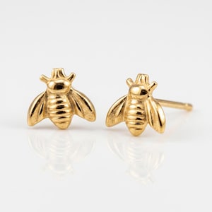Honey Bee Stud Earrings 14k Gold, Minimalist Solid Gold Bumble Bee Earrings, Jewelry Gift for Granddaughter, Teen Jewelry