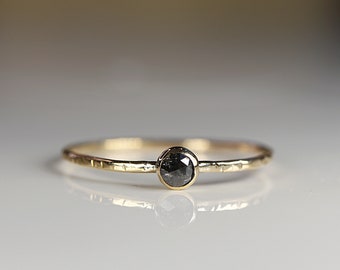 Salt and Pepper Diamond Ring 14k Gold, Dainty Diamond Bezel Set Ring Solid Gold Textured Band Minimalist Black Diamond Ring, Pinky Ring