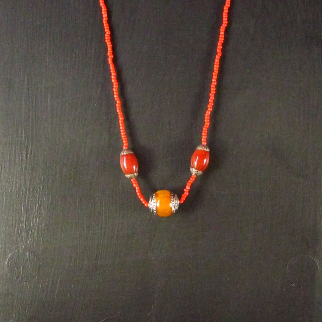 Collier De Perles De Verre Rouge Style Agate/cornaline - Longueur 22 Pouces, Occasion Vintage (EastOasis)