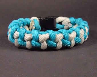 Hemelsblauwe en grijze paracord armband