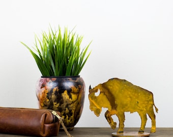 Adorno de mesa de búfalo de metal, bisonte de metal de mesa del oeste, decoración de repisa de búfalo de acero, decoración del Medio Oeste, mini estatua de bisonte