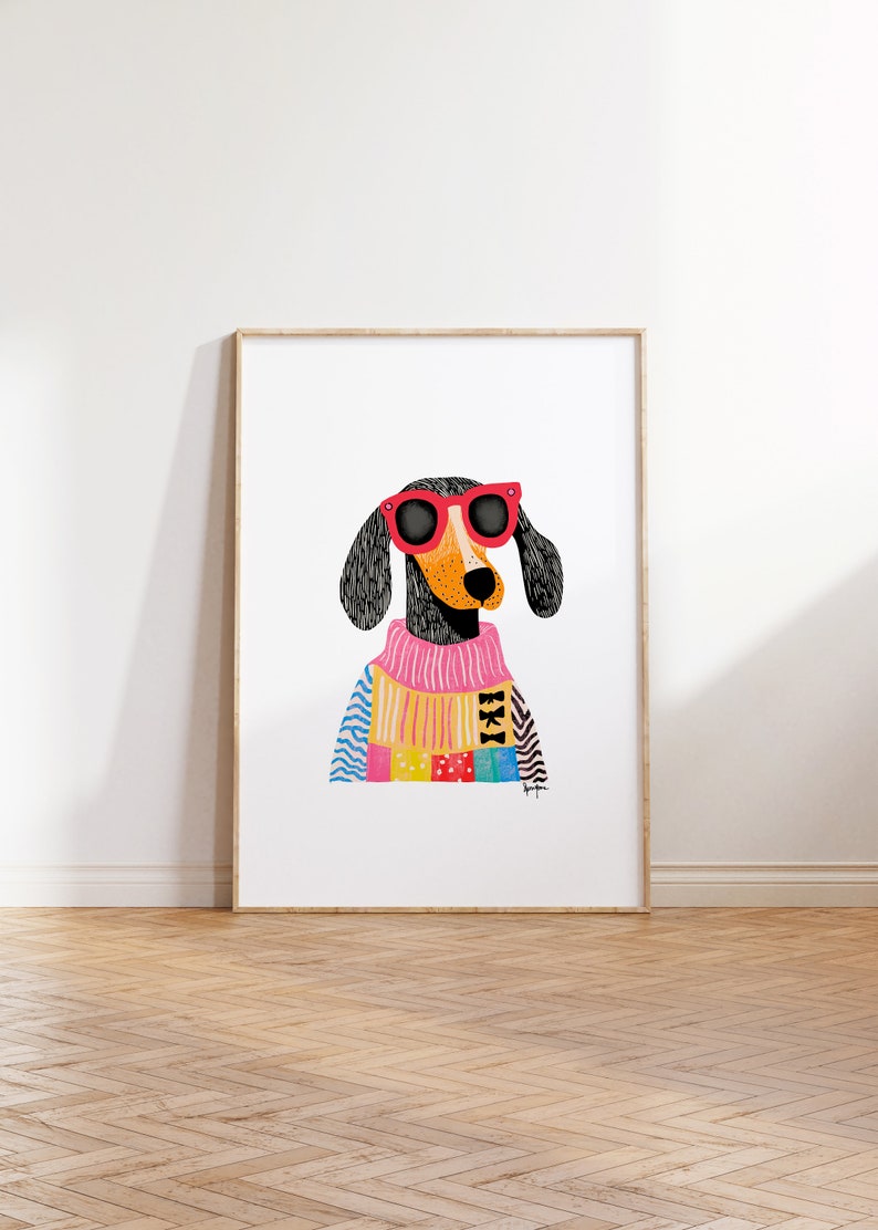 K&ouml;nnte beinhalten: Eine bunte Illustration eines Hundes, der eine rosa Sonnenbrille und einen mehrfarbigen Pullover tr&auml;gt. Der Hund hat schwarz-braunes Fell und eine rosa Nase.