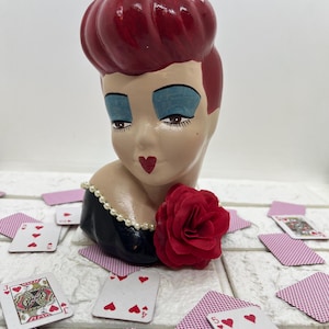 The Red Queen ~ Queen of Hearts Head Vase. Fan Art ispirata ad Alice nel Paese delle Meraviglie. Pronta per la spedizione.