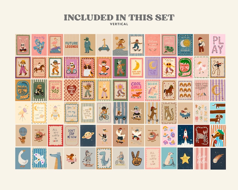 Op de afbeelding: Een verzameling kleurrijke, ge&iuml;llustreerde kunstprints. De prints tonen verschillende grillige personages en objecten, waaronder dieren, voertuigen en inspirerende zinnen. De tekst "INCLUDED IN THIS SET" en "VERTICAL" is zichtbaar.