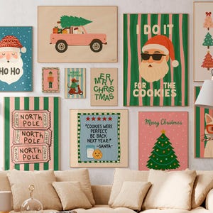 Puede incluir: Una colección de arte mural con temática navideña con Papá Noel, árboles de Navidad y citas festivas. La obra de arte incluye una camioneta rosa que transporta un árbol de Navidad, un Papá Noel con gafas de sol y un gato con gafas.