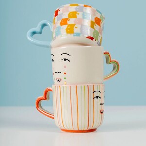 Tasse avec visage en forme de larme Poignée coeur Cadeau de Saint-Valentin Tasse à café unique image 3