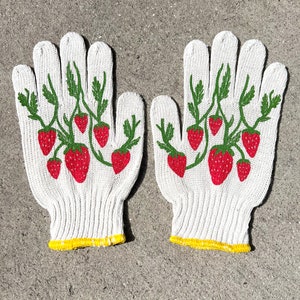 New! Strawberry Gardening Gloves | Garden Gloves | Gardening tools