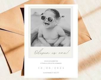 Modelo de convite minimalista para primeiro aniversário: design editável do Canva (5x7)