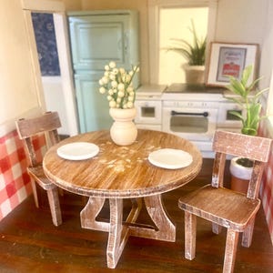 Móveis em miniatura para mesa e cadeiras l Escala 1:12 Miniaturas para casa de bonecas l Miniaturas modernas l por JoDearingDesigns