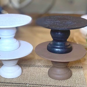 1:12 Scale Dollhouse Miniature Round Kitchen Table image 10