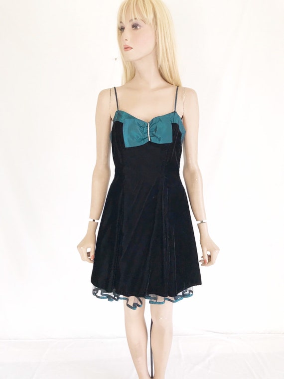 Vintage 80’s Velvet Party Dress. Size Small - image 1