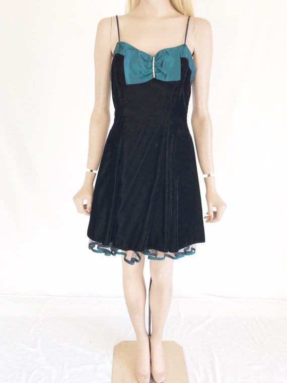 Vintage 80’s Velvet Party Dress. Size Small - image 7