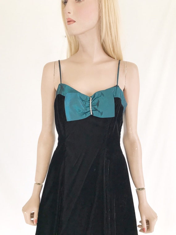 Vintage 80’s Velvet Party Dress. Size Small - image 8