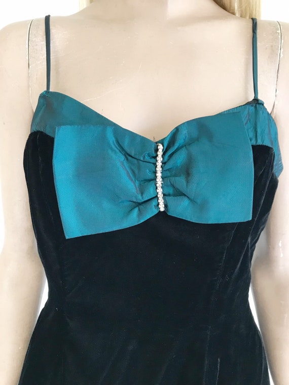 Vintage 80’s Velvet Party Dress. Size Small - image 6