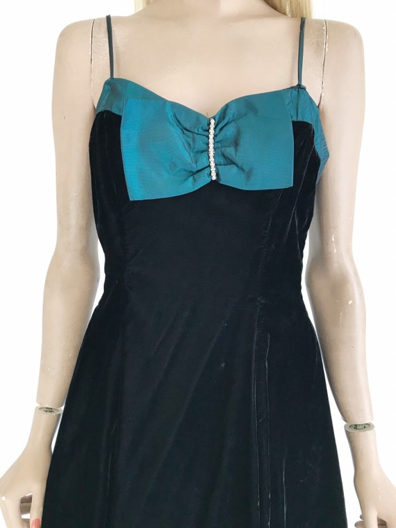 Vintage 80’s Velvet Party Dress. Size Small - image 4