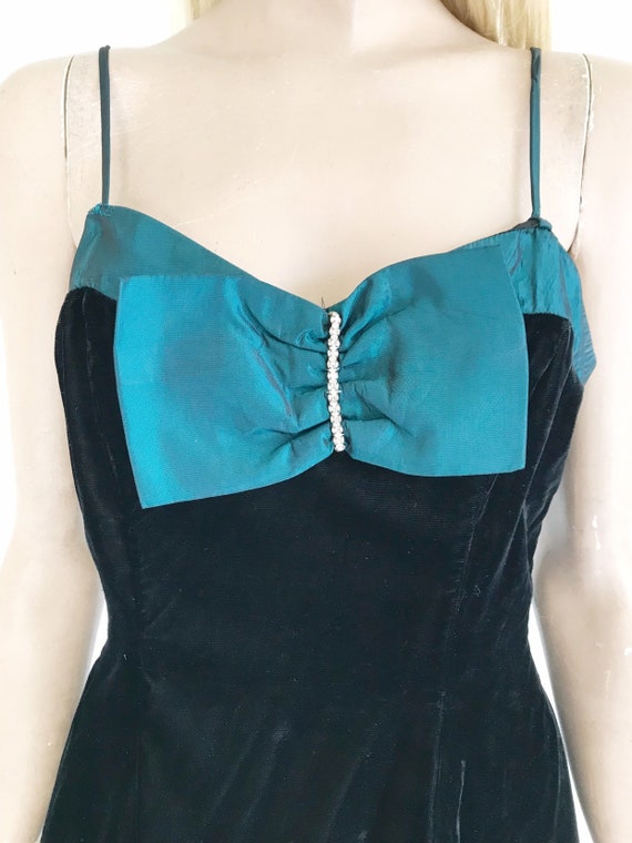 Vintage 80’s Velvet Party Dress. Size Small - image 3