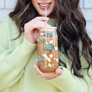 Retro Mushroom Glass Cup, Retro Boho Glass Cup, Cute Mushrooms, Iced coffee cup, Iced coffee glass with lid and straw, gift