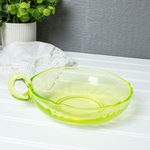Vintage Vaseline Uranium Glass Handled Nappy