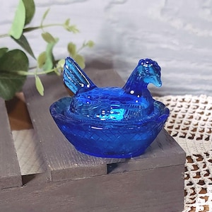 Miniature Cobalt Blue Hen on Nest Salt Cellar - Made in Taiwan