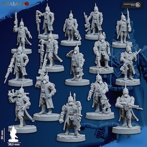 Può includere: Una collezione di quattordici miniature di soldati in grigio non dipinto, ognuna con elmetto a punta, maschera antigas e cappotto lungo. Le figure sono dotate di vari fucili e armi da mischia e poggiano su basi circolari. Scala indicata di 30 mm.