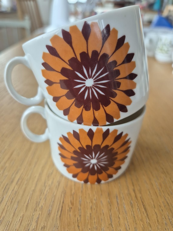 tische bei poco Finds: Hier seht Ihr unseren Massivholztisch. Die perfekte Mischung aus rustikal und elegant!, #rustikal #elegant #esstisch #tischdeko #deko #wohnen #poco | POCO Einrichtungsmärkte Farbe:252 sand