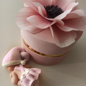 Scatolina Portaconfetti in Carta Effetto Velluto con Anemone in Carta - Perfetta per Matrimoni e Eventi Speciali