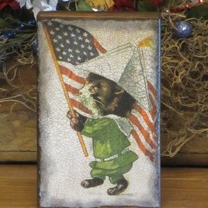 Wood Patriotic Kitty Plaque image 1