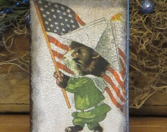 Wood Patriotic Kitty Plaque