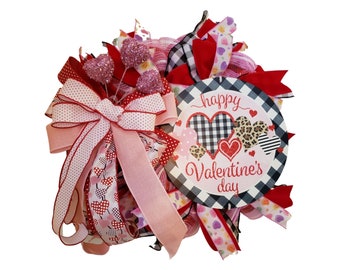 Valentine's Day wreath, Heart wreath, Sweetheart wreath, Gift for her, Red and white wreath, Heart wall hanger