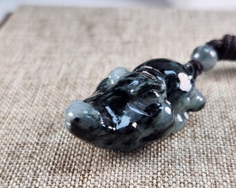 Grade A Jade lovely 3D crocodile well carved untreated natural type A jadeite jade pendant necklace or desk ornament