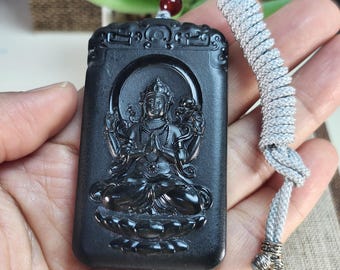 Ciondolo a doppia faccia in giada nefrite naturale raffigurante Guan Yin a quattro braccia e paesaggio, amuleto spirituale in giada intagliato a mano, pezzo da collezione in giada nera.