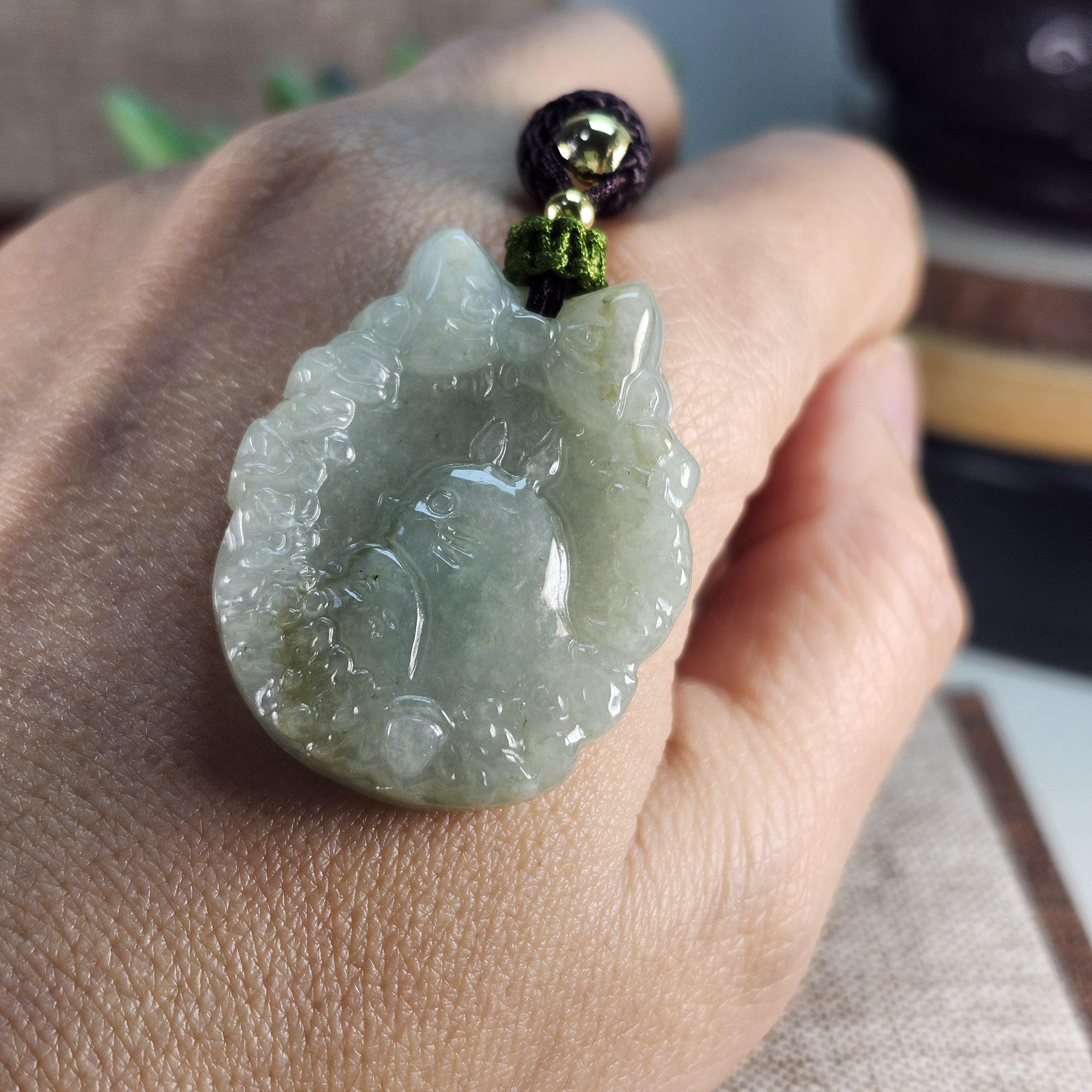 グレードAの翡翠、愛らしい小さなキャラクターの猫、よく彫られた未