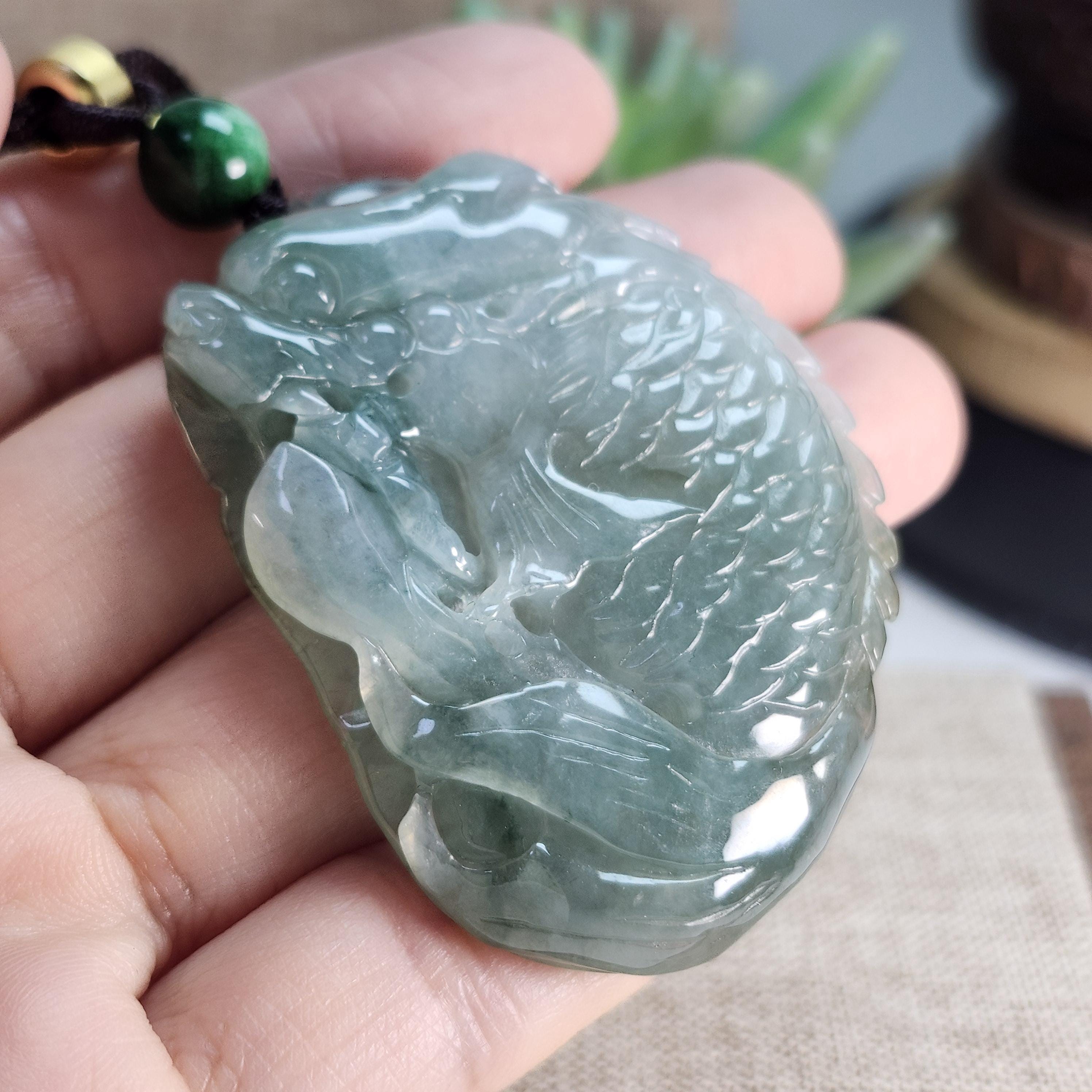 グレードA翡翠龍魚ペンダント：天然翡翠ネックレス - Etsy 日本