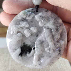 Grade A zodiac tiger round shape well crafted natural jade pendant with necklace cord