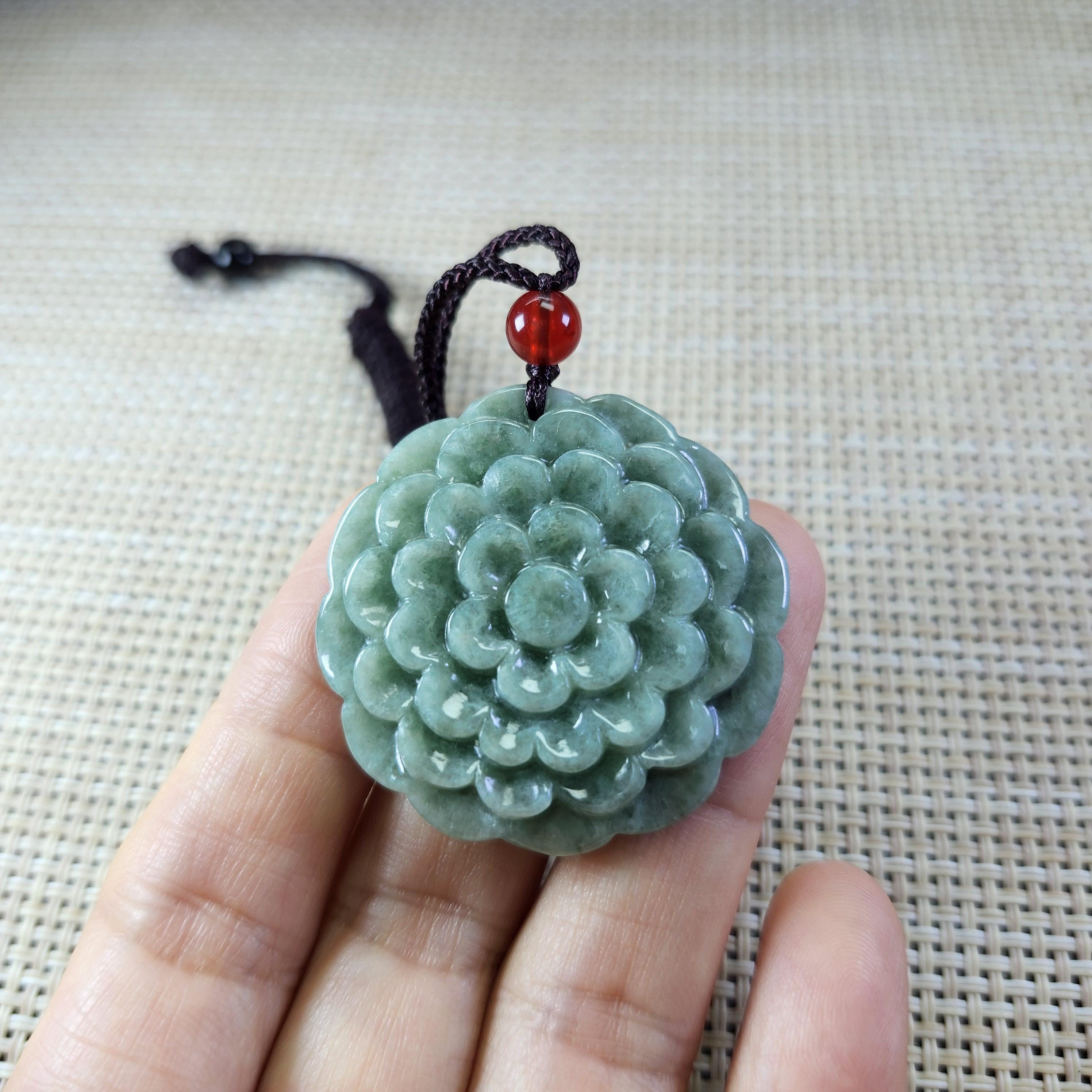 ❤️精巧に両面　彫刻された花と小鳥✳綺麗　ペンダント　高品質A 天然本翡翠　無処理 咲き誇る花の形をした未処理の天然翡翠ペンダント。調節可能な