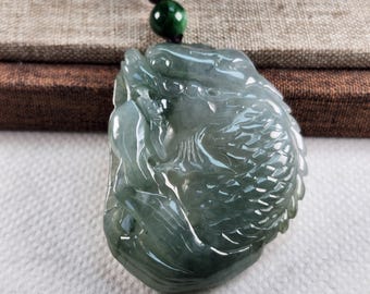 彫刻された白翡翠のペンダント：魚、蓮、龍のお守り - Etsy 日本