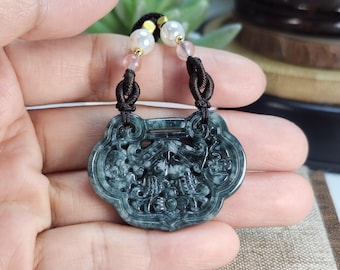 Vintage fish pattern lock-shape Well Carved Natural Jade Pendant Necklace