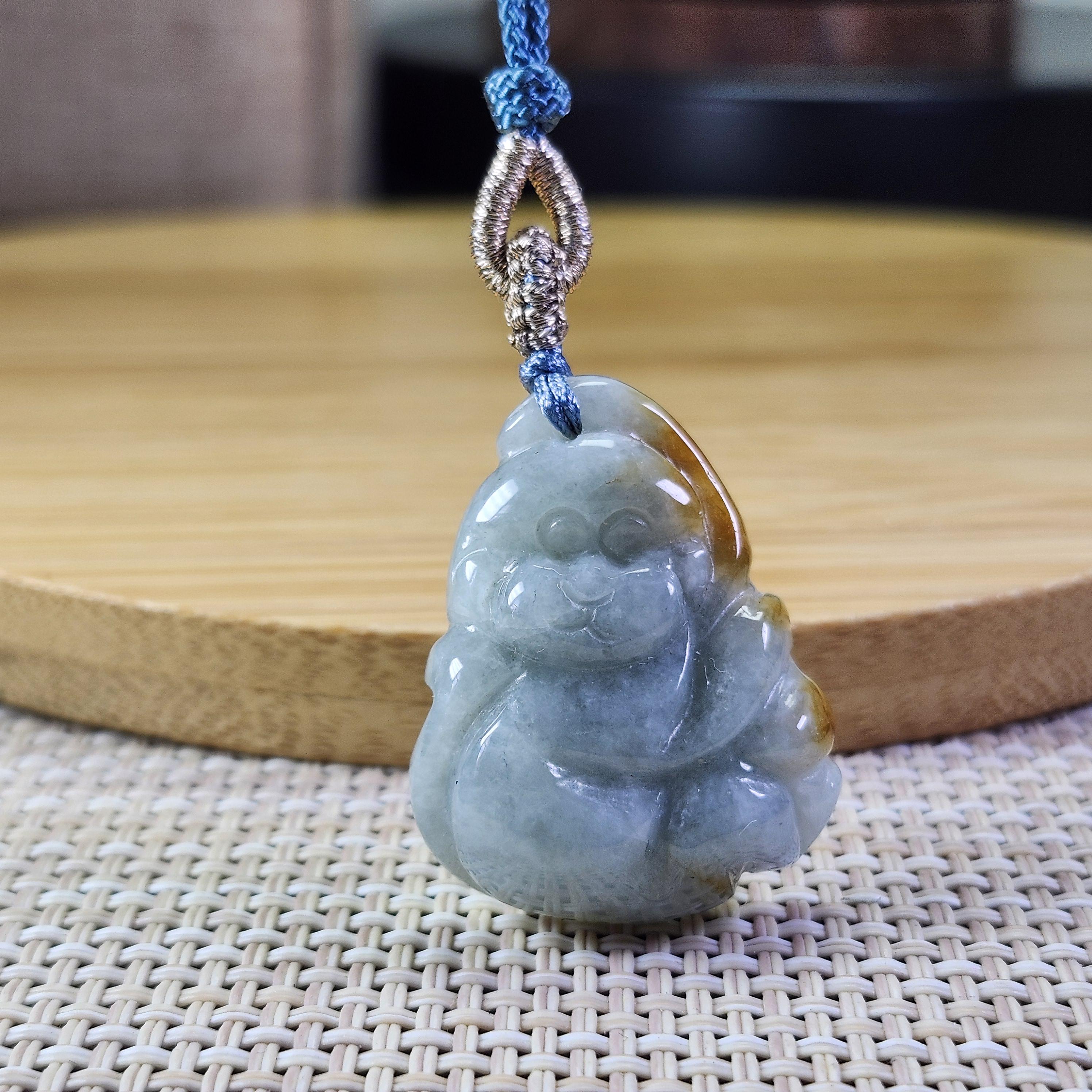 かわいい干支の猿の未処理天然翡翠ペンダント、調節可能なネックレス