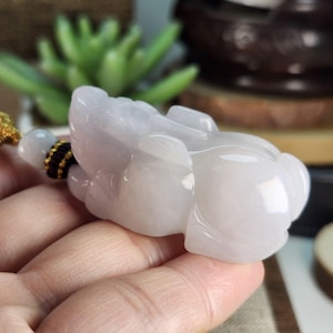 Well crafted 3D wealth Pixiu absorb money untreated natural type A jadeite jade pendant with beautiful necklace cord