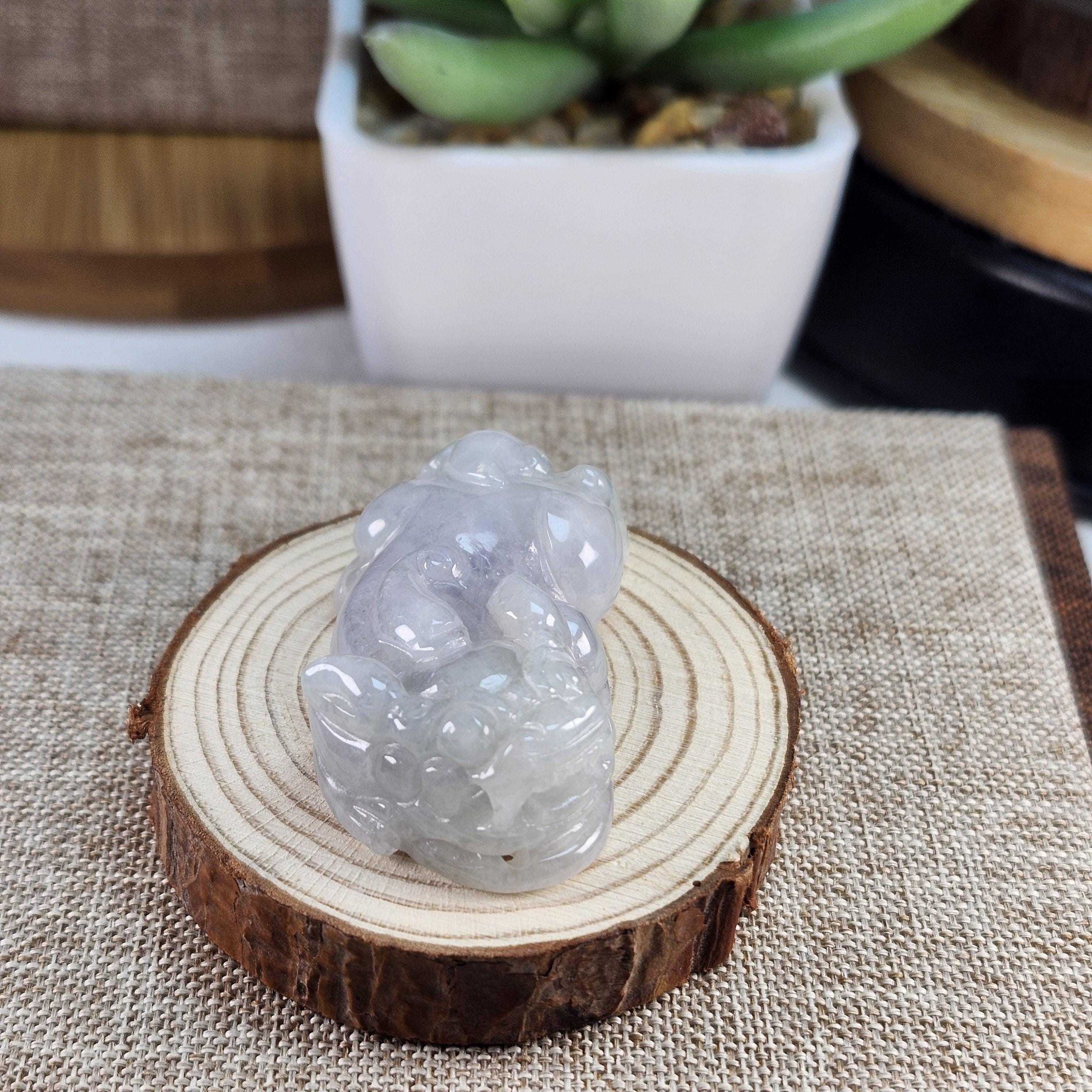 透明でよく彫られた3Dの富の貔貅はお金を吸収します未処理の天然タイプ
