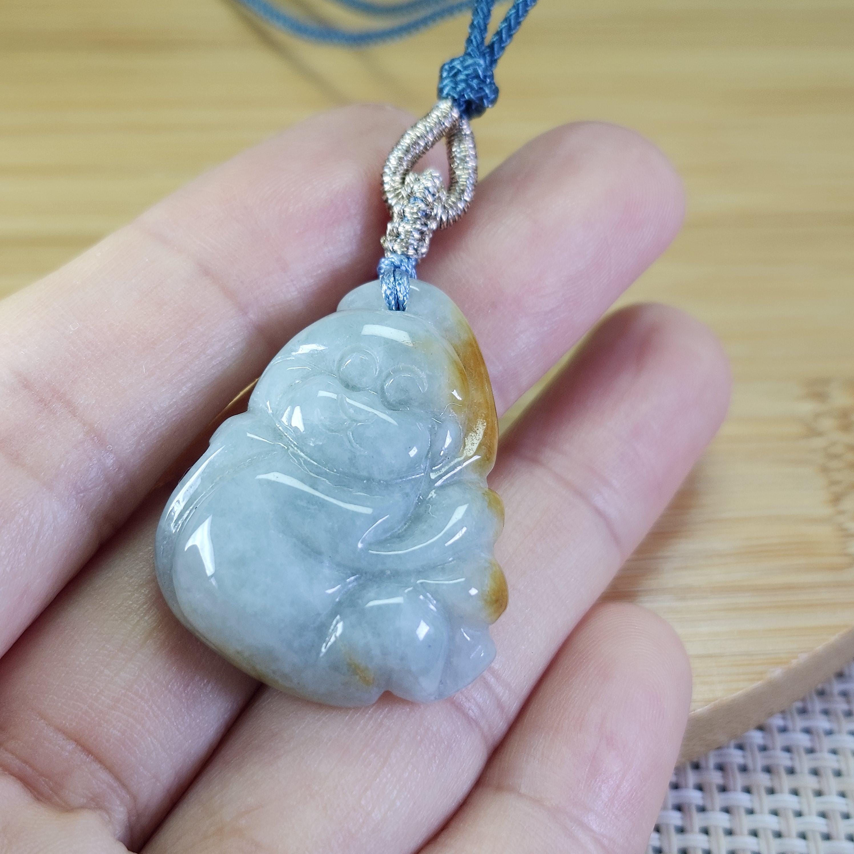 かわいい干支の猿の未処理天然翡翠ペンダント、調節可能なネックレス