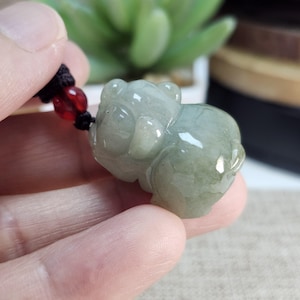 Grade A jade little cute 3D piggy well carved untreated natural jadeite jade pendant with necklace cord