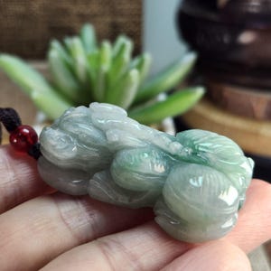 Well crafted 3D wealth Pixiu absorb money untreated natural type A jadeite jade pendant with beautiful necklace cord