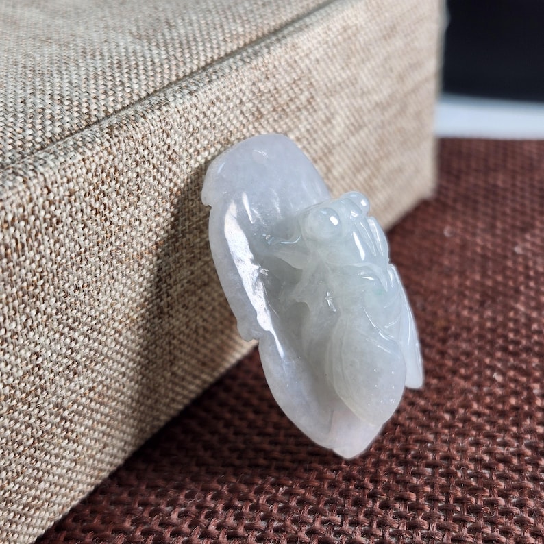 Beautiful Little 3D Cicada 蟬 on the Leaf Well Carved Untreated Natural ...