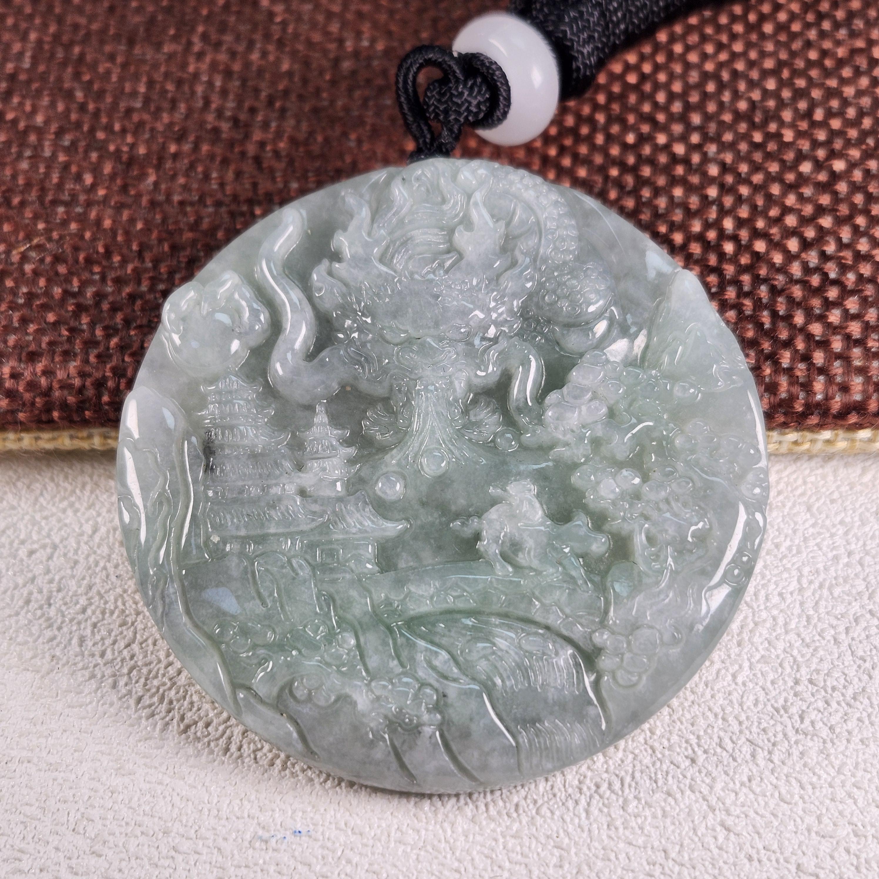 天然翡翠 龍彫りペンダント（望子成龍・手彫り一点物）✨✨✨ 美しい龍の模様が中国の熟語を実行する望子成龍未処理天然翡翠翡翠